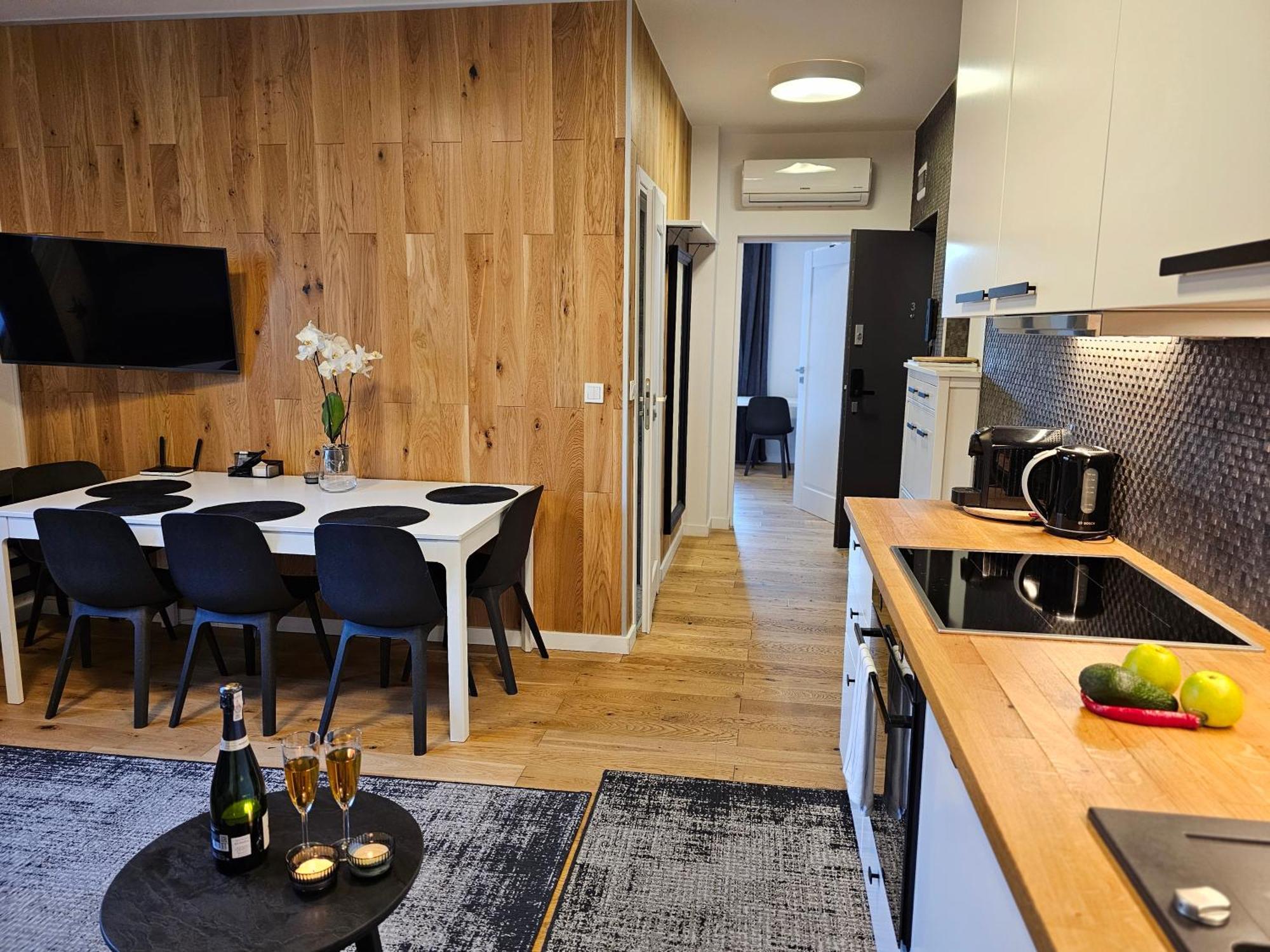 Urban Apartments Premium No 3, Free Private Parking, Self Check-In Chorzow Exterior photo