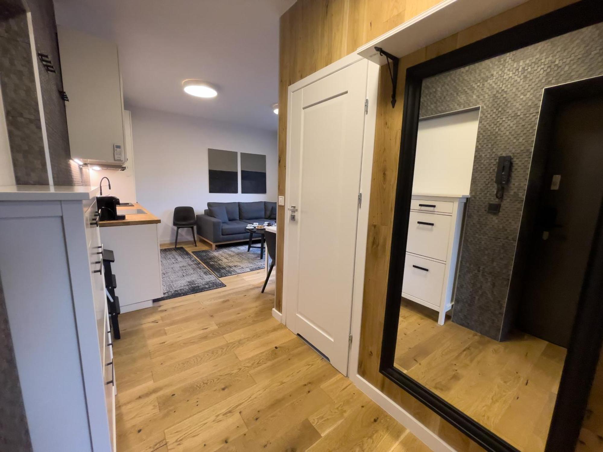 Urban Apartments Premium No 3, Free Private Parking, Self Check-In Chorzow Exterior photo